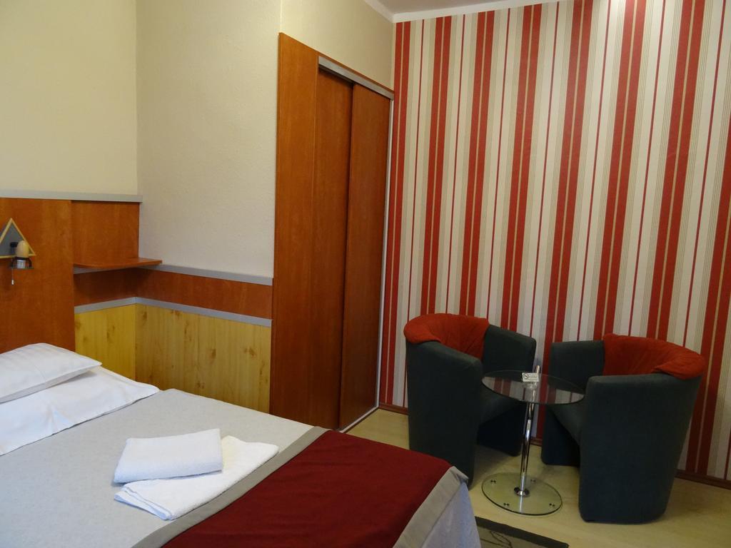 Fortuna Hotel Miskolc Quarto foto