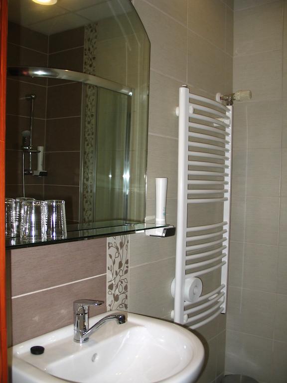 Fortuna Hotel Miskolc Quarto foto